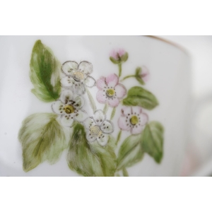 64717 BING &amp; GRONDAHL MOKKA ZE SPODKIEM RĘCZNIE MALOWANE KWIATUSZKI VII (3).jpg