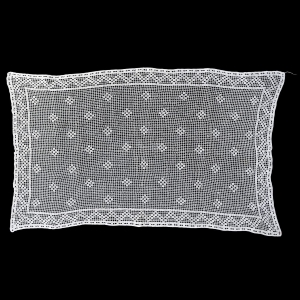 SZYDEŁKO PRZYJEMNY OBRUS W BIELI 129 X 76 CM