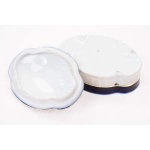 65189 PORCELANA PORTRETOWA PUZDERKO Z PODOBIZNĄ NIEWIASTY (5).jpg
