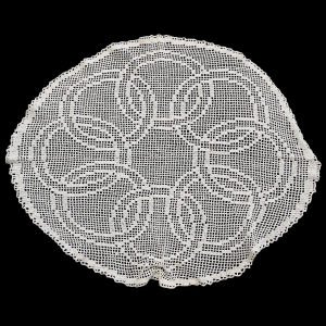 SZYDEŁKO OWALNY STARY OBRUS W KRĘGI ŚR. 85 X 70 CM