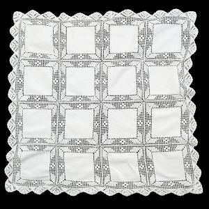 PŁÓTNO I SZYDEŁKOWE KORONKI OBRUS W BIELI 80 X 77 CM