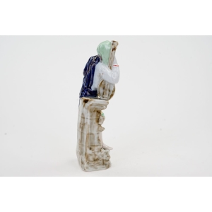 65714 DIKOLENKO FIGURA KAWALERA Z MANDOLINĄ NIETYPOWA (3).jpg