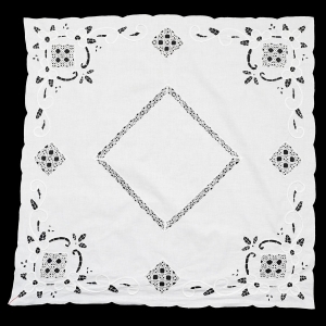 PŁÓTNO HAFT SZNURECZKOWY AŻURY I KWIATY BIAŁY OBRUS 82 x 81 CM