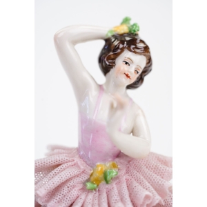 66072 AELTESTE VOLKSTEDTER PORZELLANMANUFAKTUR FIGURKA TANCERKI W KRYNOLINACH (2).jpg