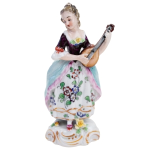 SITZENDORF ŚLICZNA FIGURKA DAMY Z INSTRUMENTEM RĘCZNIE MALOWANA
