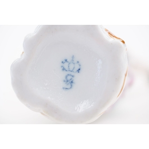 66073 SITZENDORF ŚLICZNA FIGURKA DAMY Z INSTRUMENTEM RĘCZNIE MALOWANA (6).jpg