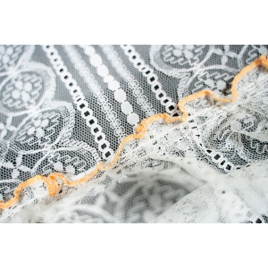 66334 MISTERNA KORONKOWA FIRANKA W STYLU RETRO 230 X 183 CM (4).JPG