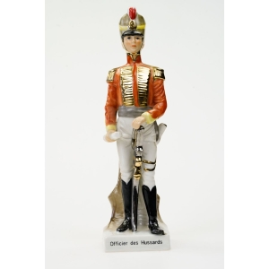 66470 CAPODIMONTE DUŻA FIGURA OFICERA HUSARII ARMII NAPOLEŃSKIEJ STATUETKA PORCELANOWA (2).JPG