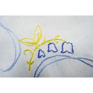 66625 PŁÓCIENNY BIAŁY OBRUS RĘCZNIE WYSZYWANE KWIATY 74 X 73 CM (3).JPG