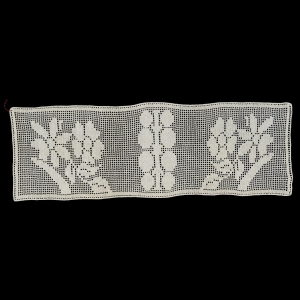SZYDEŁKO BIEŻNIK SERWETA W KWIATY W BIELI 90 x 30 cm