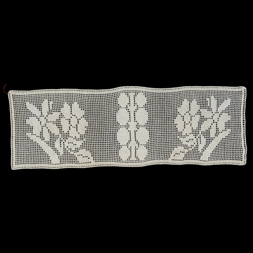 66735 SZYDEŁKO BIEŻNIK SERWETA W KWIATY W BIELI 90 x 30 cm (1).jpg