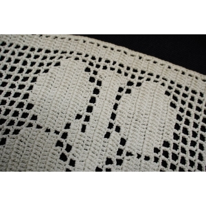 66735 SZYDEŁKO BIEŻNIK SERWETA W KWIATY W BIELI 90 x 30 cm (3).JPG