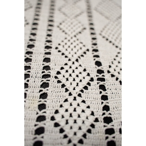 66962 PROSTY BIAŁY SZYDEŁKOWY OBRUS RYTMICZNY WZÓR 130 X 70 CM (3).JPG