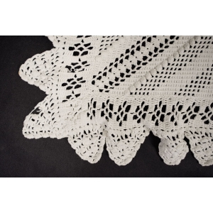 66966 SZYDEŁKO BIAŁY OBRUS PLASTYCZNE DEKORACJE 190 X 137 CM (6).JPG