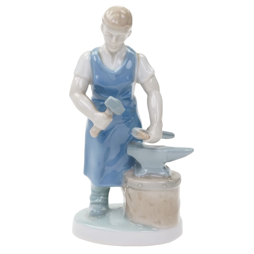 67378 GRÄFENTHAL FIGURKA MĘŻCZYZNY KOWAL (1).jpg