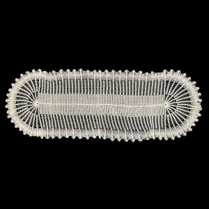 SZYDEŁKO OWALNA KREMOWA SERWETA NA KOMODĘ BIEŻNIK 103 X 37 CM