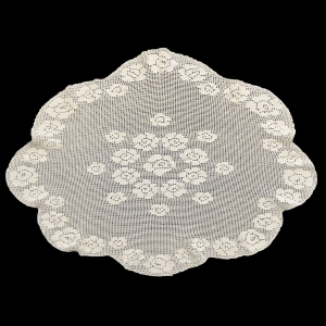 67592 SZYDEŁKO OWALNY KREMOWY OBRUS W KWIATY 120 X 86 CM (1).jpg