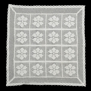 KORONKOWY BIAŁY OBRUS W KWIATY 78 X 78 CM