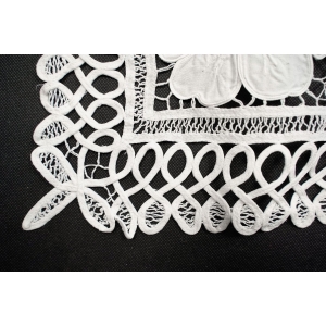 67683 ŚLICZNY BIAŁY OBRUS DUŻE KWIATY I AŻURKI 74 X 74 CM (4).JPG