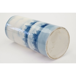 68186 CERAMICZNY RĘCZNIE MALOWANY WAZON Z CHATĄ W TYPIE DELFT II (4).JPG