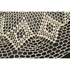 68212 SZYDEŁKO BEŻOWY OKRĄGŁY OBRUSIK NA KAWOWY STOLIK ŚR. 83 CM (3).JPG