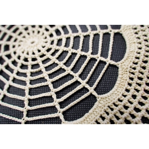 68212 SZYDEŁKO BEŻOWY OKRĄGŁY OBRUSIK NA KAWOWY STOLIK ŚR. 83 CM (5).JPG