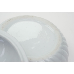 68298 SZKATUŁKA POJEMNIK PUZDERKO PLASTYCZNE KWIATY (6).JPG