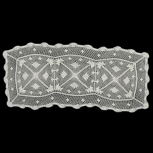 68356 SZYDEŁKO PROSTA PROSTOKĄTNA SERWETA W BIELI 100 X 40 CM (1).jpg