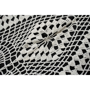 68352 SZYDEŁKO OWALNA SERWETA O CIEKAWEJ FORMIE W BIELI 127 X 40 CM (3).JPG