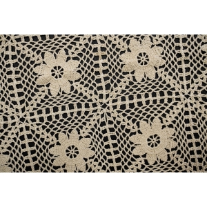 68391 SZYDEŁKO BEŻOWY OBRUS SERWETA W DROBNE ROZETY KWIATKI 70 X 68 CM (4).JPG