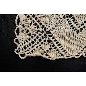 68392 OBRUS ROBIONY NA DRUTACH CIEKAWY GEOMETRYCZNY WZÓR 175 X126 CM (5).JPG