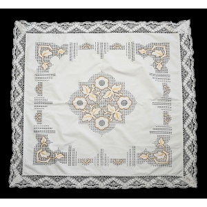 STARY PIĘKNY OBRUS PŁÓTNO I RĘCZNY HAFT KORONKA 140 X 130 CM