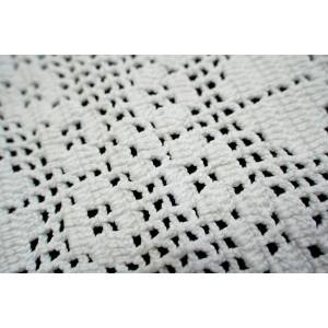 68761 SZYDEŁKO BIAŁA SERWETA BIEŻNIK W KWIATY 91 X 30,5 CM (4).JPG
