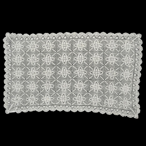 SZYDEŁKO KREMOWY ŁADNY OBRUS OBRUS 131 X 78 CM