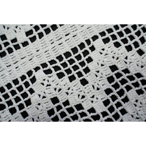 68769 SZYDEŁKO BIAŁA SERWETA Z GEOMETRYCZNYM WZORKIEM 82 X 68 CM (3).JPG