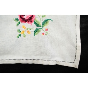 68770 CUDOWNY ROMANTYCZNY KREMOWY OBRUS HAFT KRZYŻYKOWY 82 X 82 CM (4).JPG