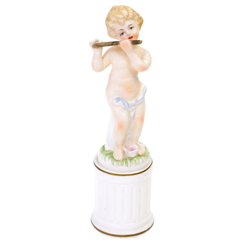 68782 DELIKATNA FIGURKA PORCELANOWA PRZEDSTAWIAJĄCA CHERUBINKA PUTTA (1).jpg