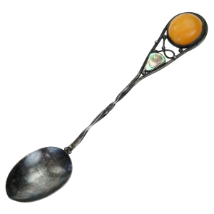 SREBRNA ŁYŻECZKA Z MLECZNYM BURSZTYNEM I MUSZLĄ ABALONE PRÓBA 925 WAGA 15,9 G