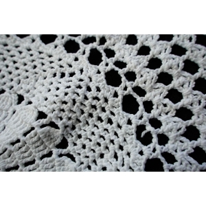 69106 SZYDEŁKO SPORY OKRĄGŁY BIAŁY OBRUS WZÓR W GWIAZDY ROZETY 160 cm (6).JPG