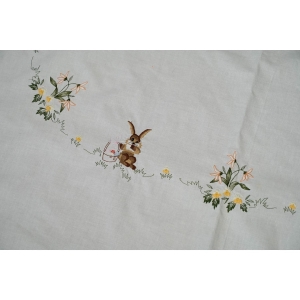 69113 WIELKANOC OBRUS HAFTOWANE ZAJĄCZKI 149 X 105 CM (2).JPG