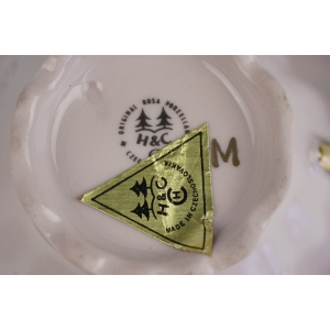 41134 CHODOV FILIŻANKA MOKKA Z RÓŻOWEJ PORCELANY CUDEŃKO Z RELIEFAMI (4).jpg