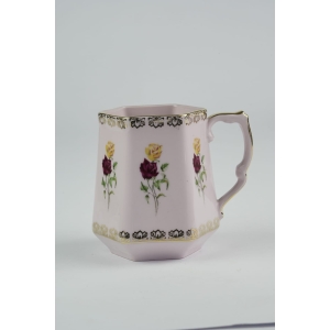 39964 STRUŽNA GRANIASTY KUBEK Z RÓŻOWEJ PORCELANY RÓŻE (2).jpg