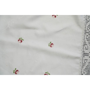 69341 ADAMASZEK OBRUS HAFT KRZYŻYKOWY RÓŻYCZKI KORONKA SZYDEŁKOWA 81 X 80 CM (2).JPG