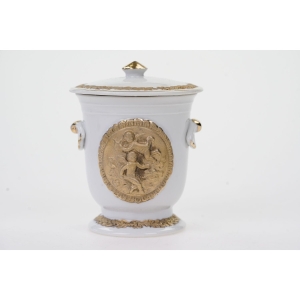 69764 PORCELANOWY POJEMNIK Z CHERUBINKAMI PUTTAMI Z POKRYWĄ (2).JPG