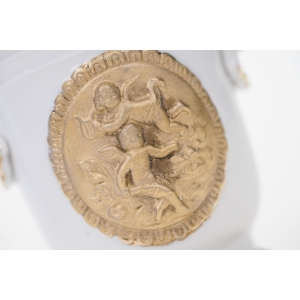 69764 PORCELANOWY POJEMNIK Z CHERUBINKAMI PUTTAMI Z POKRYWĄ (3).JPG