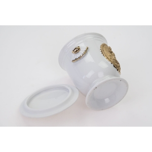 69764 PORCELANOWY POJEMNIK Z CHERUBINKAMI PUTTAMI Z POKRYWĄ (5).JPG
