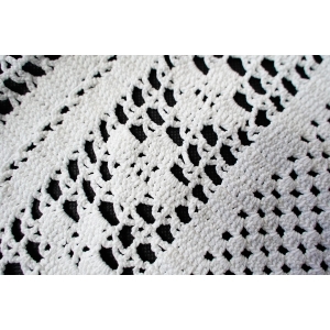 70139 RARYTAS KAPA BIAŁY OBRUS GEOMETRYCZNY WZÓR 190 X 127 CM (3).JPG