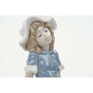 70179 NAOLLADRO ŚLICZNA DUŻA FIGURA CHŁOPCA BANDAŻUJĄCEJ STOPĘ DZIEWCZYNY #448 (2).JPG