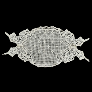 70331 SZYDEŁKO PIĘKNA SERWETA DUŻE MOTYLE CIEKAWY KSZTAŁT 95 X 45 cm (1).jpg