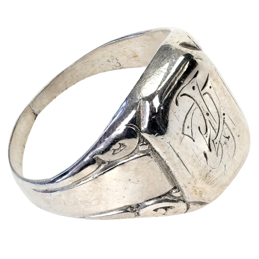 70403 SREBRO SYGNET PIERŚCIEŃ Z MONOGRAMEM R. 18 WAGA 3,9 G (1).jpg